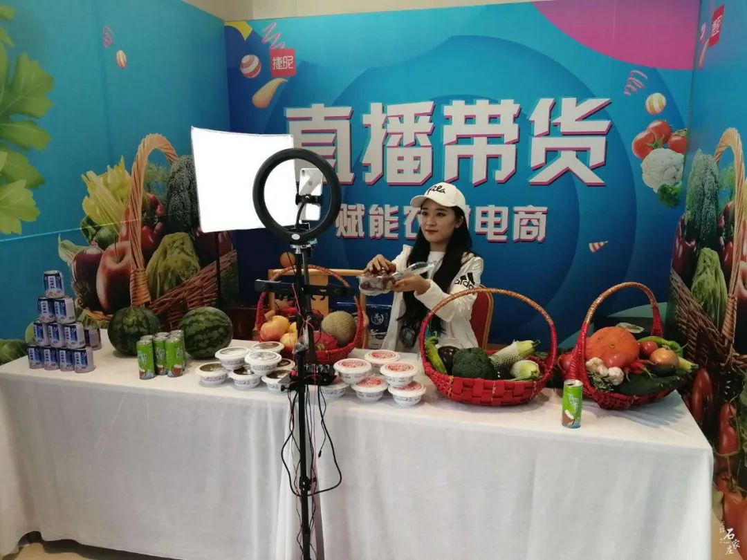 永仁县：电商直播添动能 农特产品“云端”热销(图1)