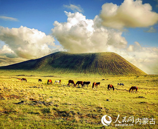 在乌兰哈达“盘活”一座火山(图1)
