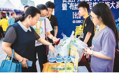 农村电商30：土特产变网红手机成新农具的财富密码(图1)