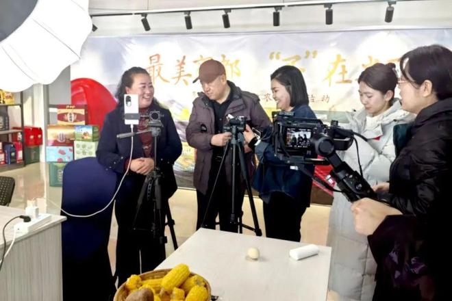 学习你我行大学习大宣讲 内蒙古站：北疆巾帼心向党 “她”声嘹亮暖人心(图4)