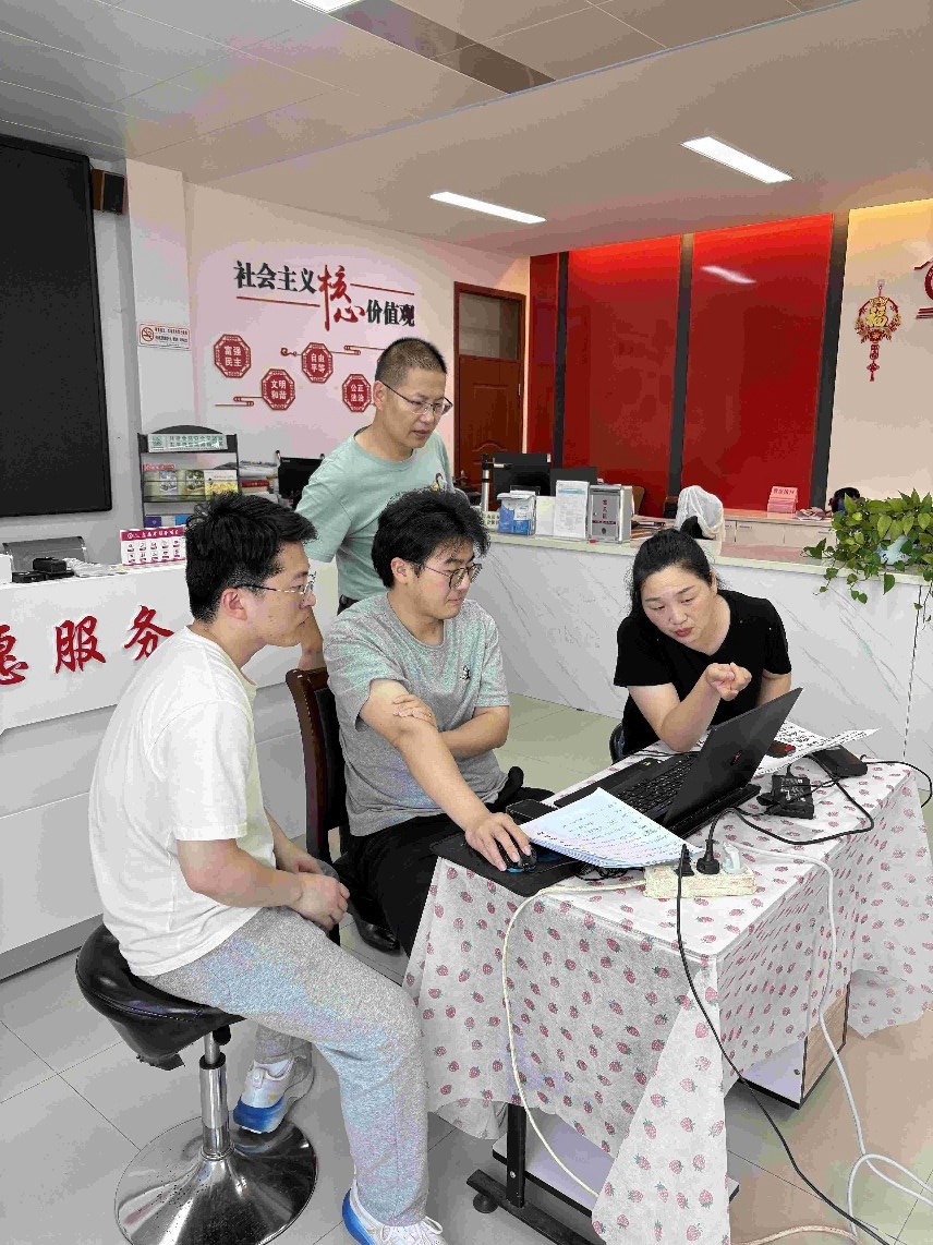 南通启东：村支书组成“直播天团”优质农产品从田间搬上“云端”(图2)