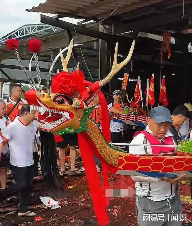 猎德村“洋人扒龙舟”后续：大摆龙舟宴记入族谱三千万买新船(图5)