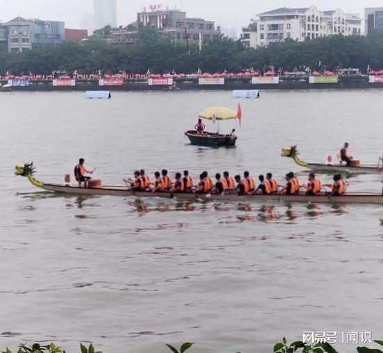 猎德村“洋人扒龙舟”后续：大摆龙舟宴记入族谱三千万买新船(图10)