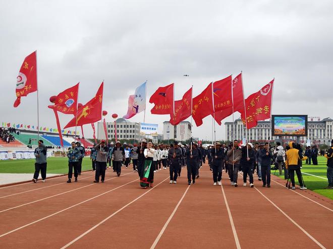 2025年青海省“三江源”杯村超射箭冠军赛农民丰收节暨海晏农畜产品推介活动启幕(图1)