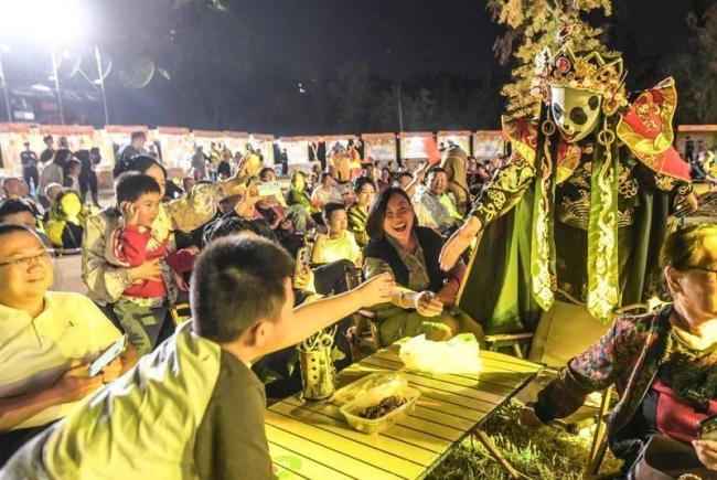 从鸡排哥爆火看情绪经济新赛道 情绪消费引领市场变革(图2)