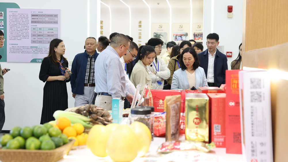 浙江全省代表瑞安“取经”看“共富工坊”如何以直播激活农产品销售一池春水(图1)