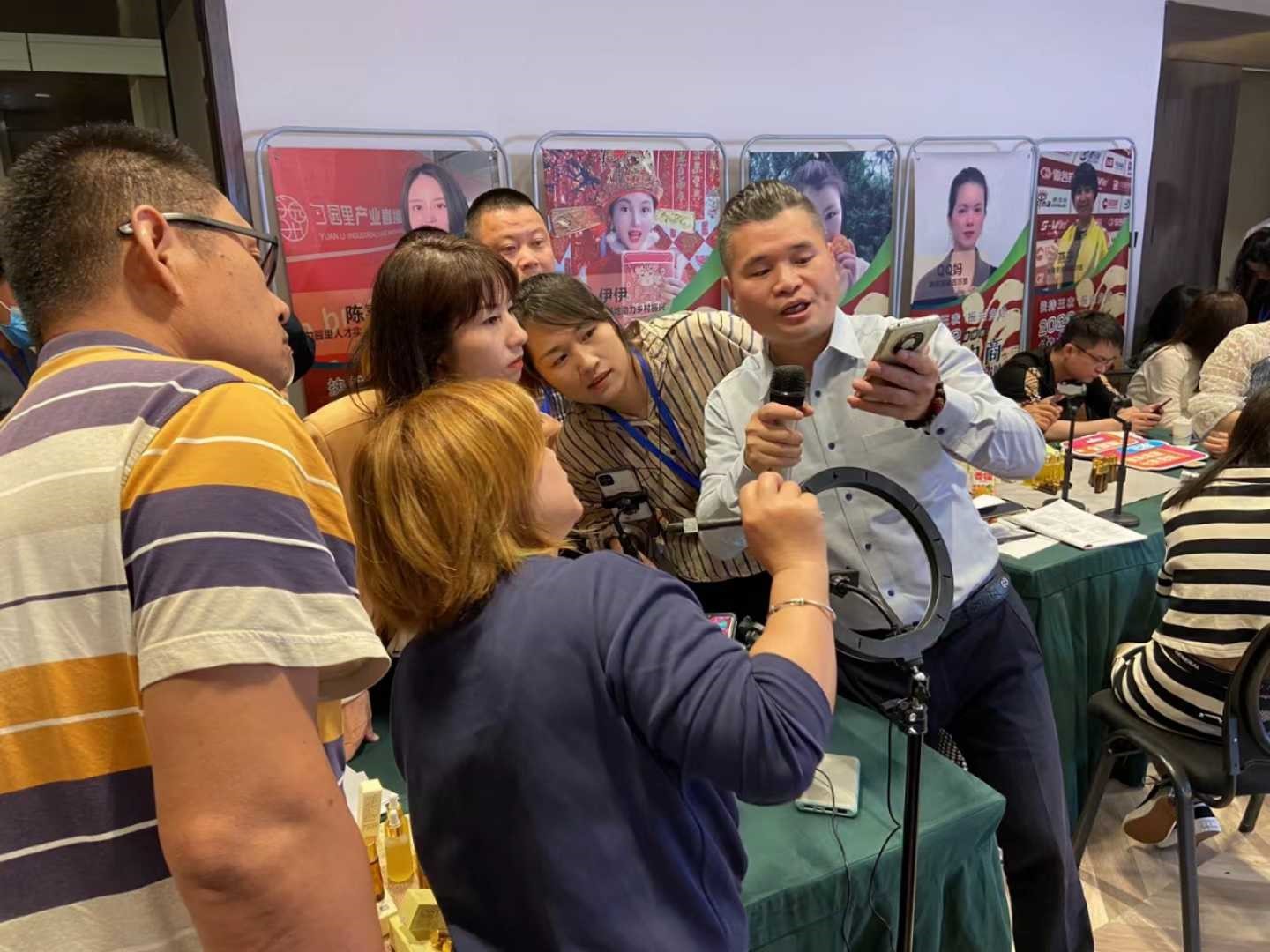 鄞州时令农产品线上直播受欢迎(图1)