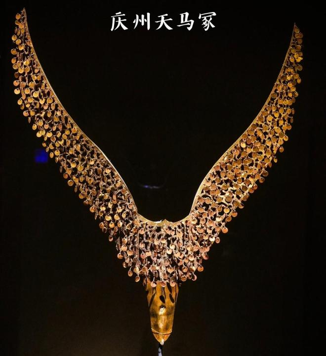 李在明送了特朗普一顶金冠这顶金冠有什么历史渊源？有何意义？(图5)