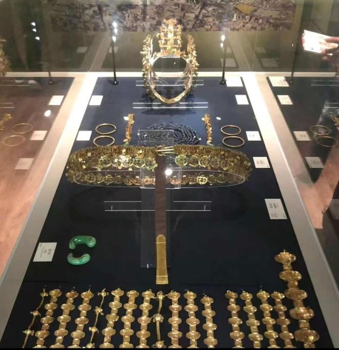 李在明送了特朗普一顶金冠这顶金冠有什么历史渊源？有何意义？(图6)