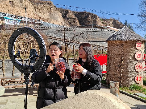 米脂优质土特产品搭载“电商快车”行销全国(图1)