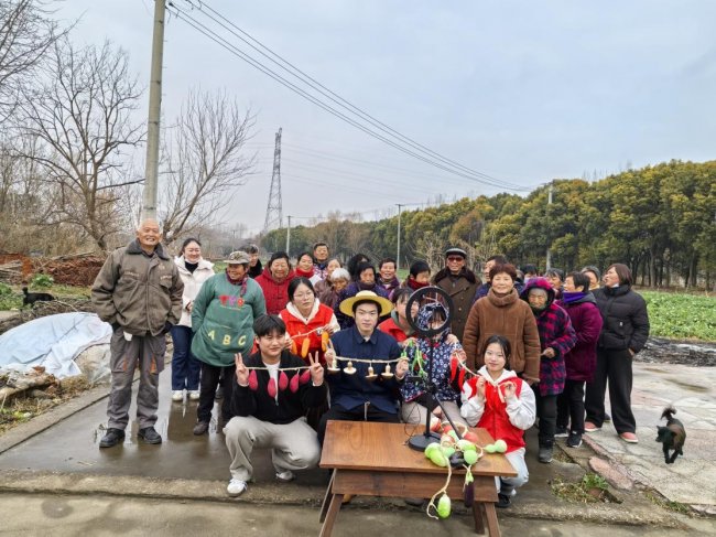 话剧传技暖乡村 直播助农启新程(图2)