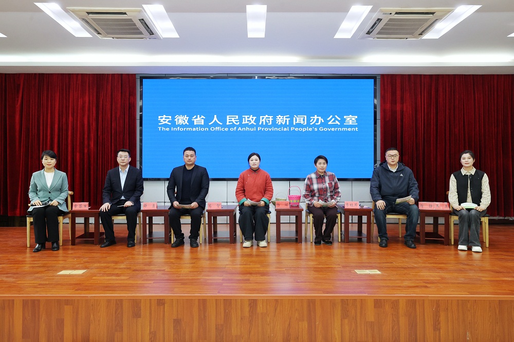 安徽“和美乡村直播间”火了：小屏里为家乡带货直播间中疏解难题