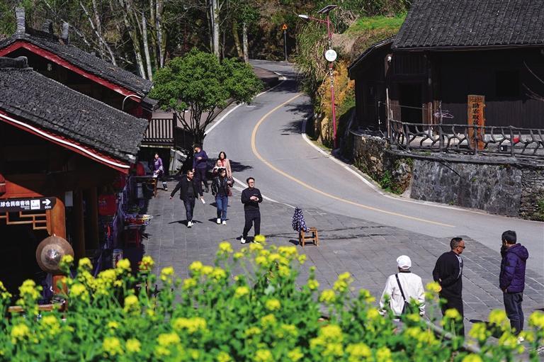 十八洞春·拼出幸福(图3)