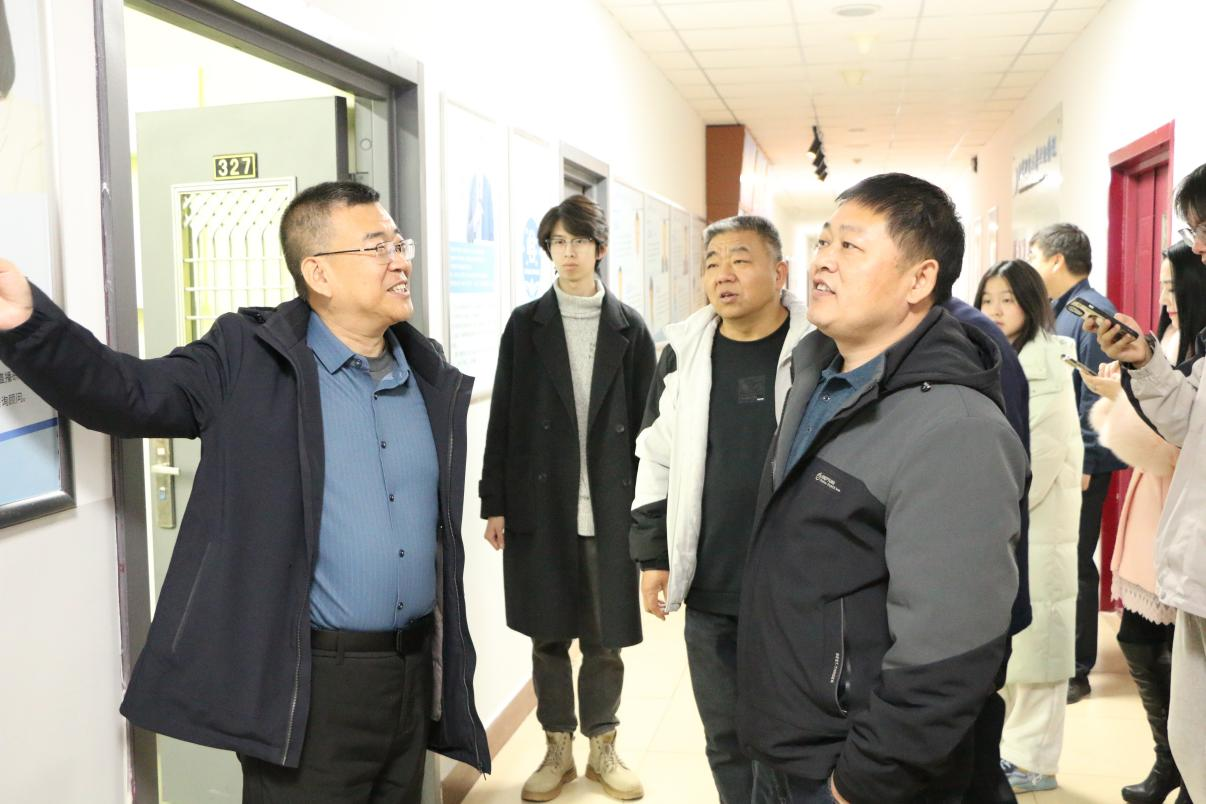 深化校地融合公益直播助农北京邮电大学世纪学院直播电商助力区域经济发展(图1)