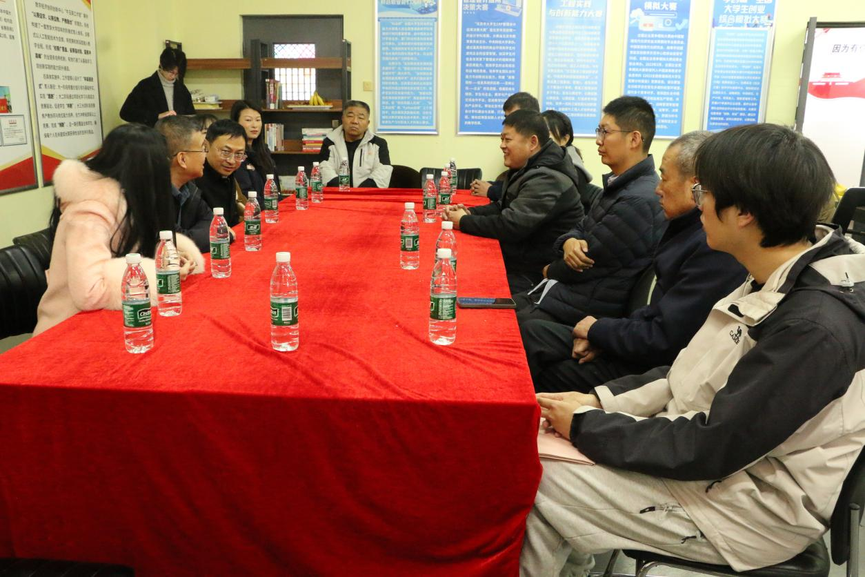 深化校地融合公益直播助农北京邮电大学世纪学院直播电商助力区域经济发展(图2)