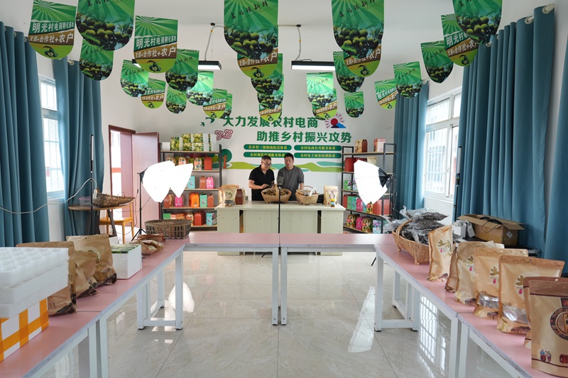 仁怀火石镇：黄心洋芋“云”端俏 电商平台促热销(图3)