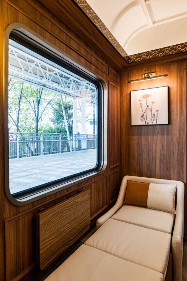 成都号熊猫专列豪华软卧班期+票价+官网指南(图3)