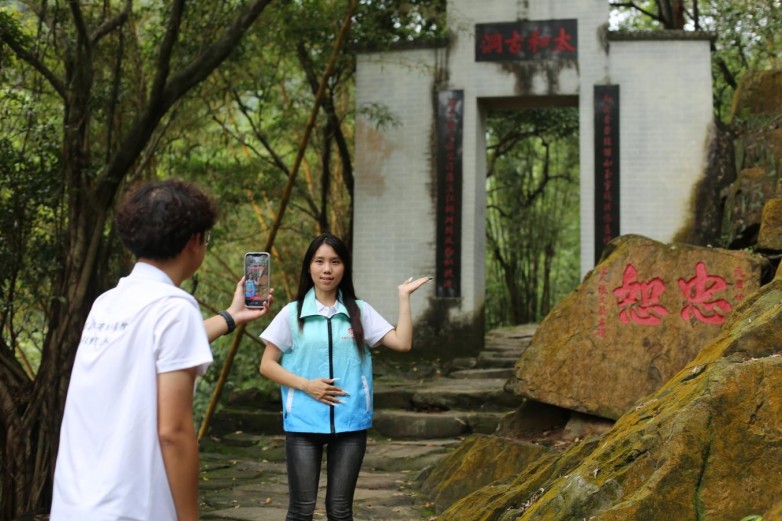 推普支教+直播带货+文旅出圈这群大学生让乡村“活”起来了(图6)